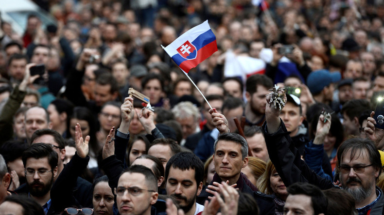 Tausende Slowaken demonstrieren für vorgezogene Parlamentswahl 