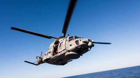 Italien: Marine-Hubschrauber stürzt ins Mittelmeer: ein Toter