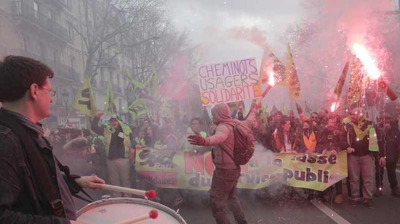 Paris: Ausschreitungen während der Demos zum 1. Mai  
