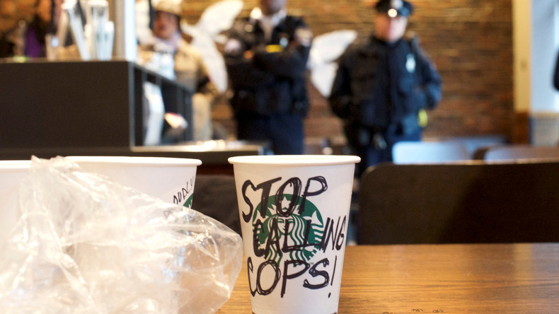 Afroamerikaner erhalten Entschädigung nach Starbucks-Skandal in Philadelphia