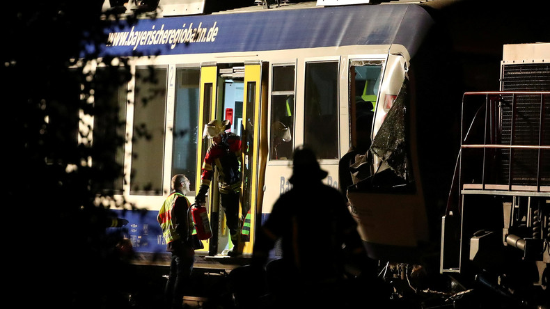 Zugkollision in Bayern: Zwei Tote und 14 Verletzte
