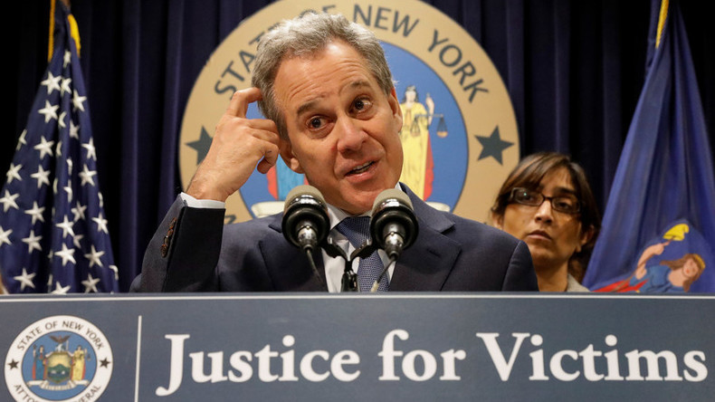 Him too? New Yorks Staatsanwalt räumt Posten nach Missbrauchsvorwürfen 