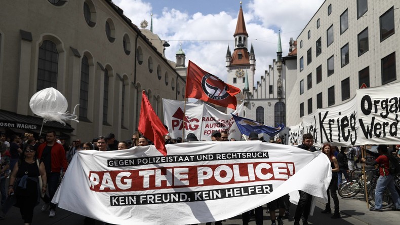 Tausende demonstrieren in Bayern gegen Änderung des Polizeigesetzes - #noPAG [VIDEOS]