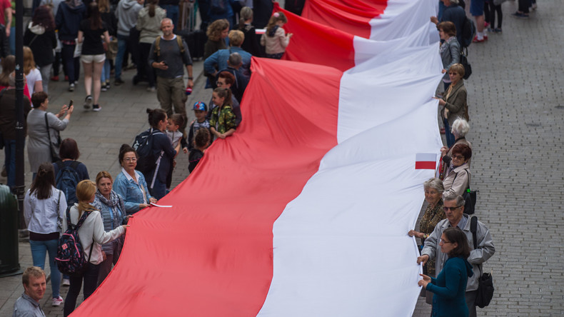Polnische Minister müssen Kredite aufnehmen – um Prämien zurückzuzahlen