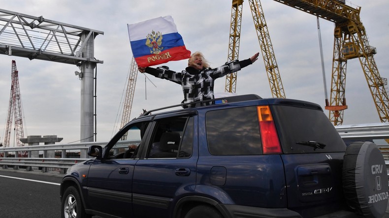 Krim-Brücke eröffnet: Russen feiern direkte Verkehrsanbindung zwischen Krim und russischem Festland