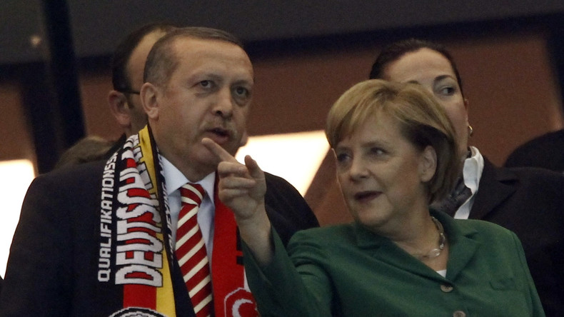 Özil, Gündoğan, Erdoğan, Merkel: Wer von euch ohne Sünde ist, schieße als Erster einen Ball