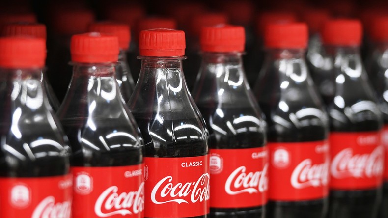 Sommer macht manche durstig: Dieb entführt Coca-Cola-Truck in Sankt Petersburg
