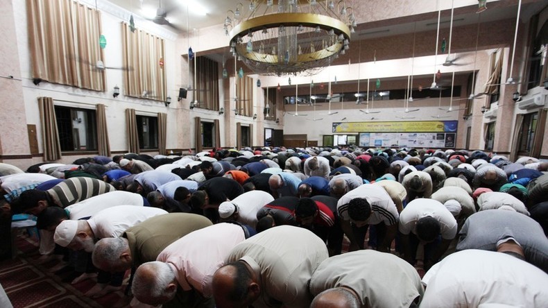 VAE: Christlicher Unternehmer schenkt muslimischen Angestellten Moschee zum Ramadan