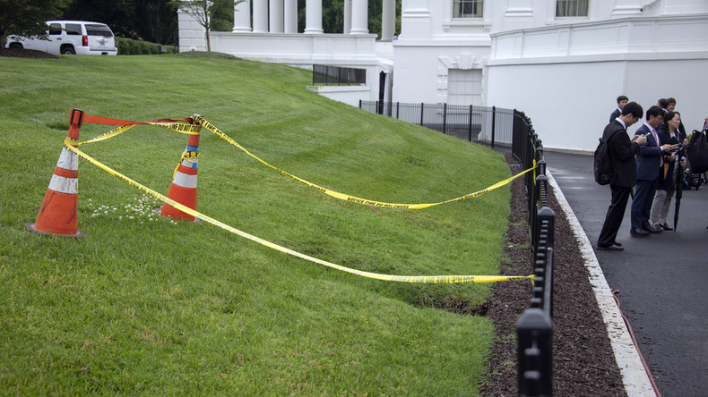 Ein Erdloch mitten im Garten des Weißen Hauses: Öffnet die Hölle ihre Pforten? 