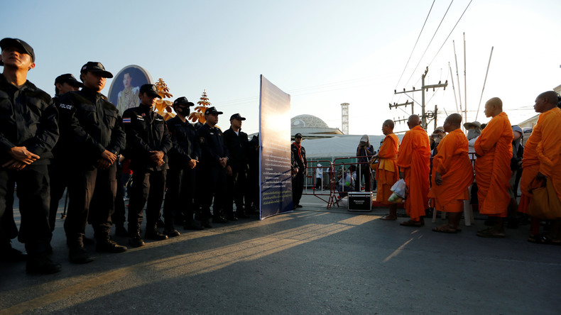 Thailändische Polizei nimmt Mönche bei Razzien in buddhistischen Tempeln fest