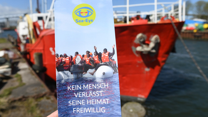 Deutsche Helfer retten 128 Migranten aus Seenot