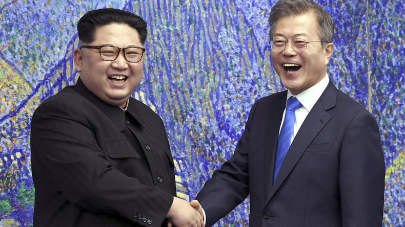 Südkoreas Präsident Moon Jae-in trifft Nordkoreas Staatschef Kim Jong-un