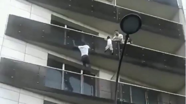 "Spiderman" in Paris: Junger Mann rettet Kind vom Balkon 