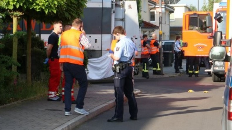 Siebenjähriger in Köln von Müllwagen erfasst und tödlich verletzt 