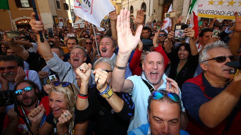 "Italien erlebt Staatsstreich von oben" - Fünf Sterne-Bewegung kündigt Massenproteste an