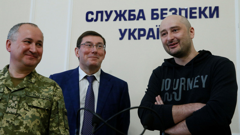 "Zynischer Budenzauber" - LINKE fordert internationale Untersuchung zu Vorgängen um Babtschenko