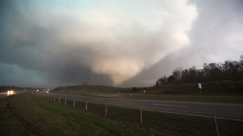 Drei Tornados kreisen US-Farmer ein – Unwetter endet für sie glimpflich