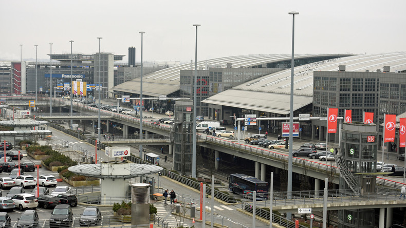 Sperrung am Flughafen Hamburg wegen verdächtiger Gepäckstücke 