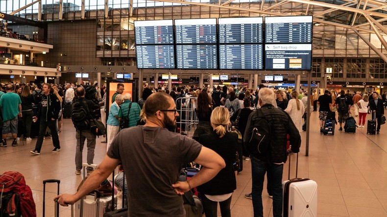 Hamburg: Flugbetrieb am Flughafen wieder aufgenommen