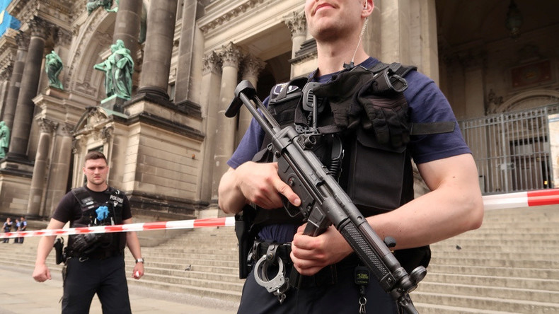 Schüsse im Berliner Dom - Ursache und Motiv immer noch unklar