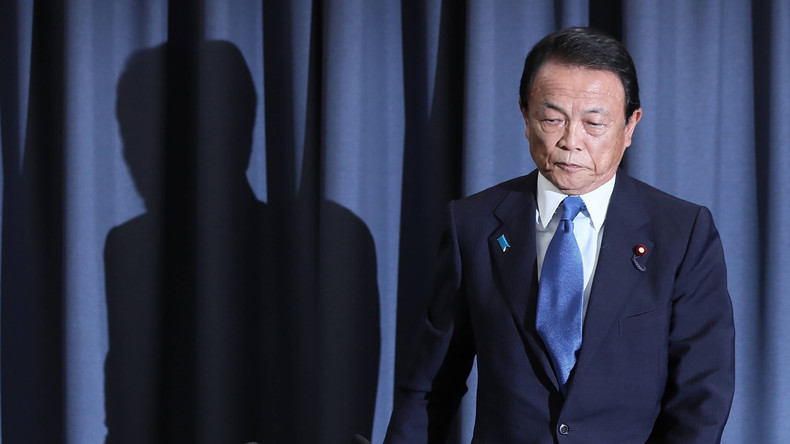 Vetternwirtschaft im Kabinett Abe: Japans Finanzminister gibt wegen Skandals sein Gehalt zurück
