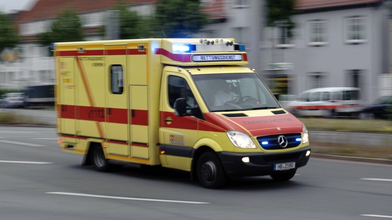 Münster: Linienbus schiebt an Ampel Autos ineinander - 16 Verletzte