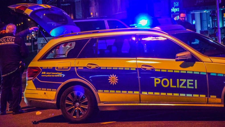 Schwerer Unfall nach Verfolgungsjagd in Berlin - Radfahrerin getötet