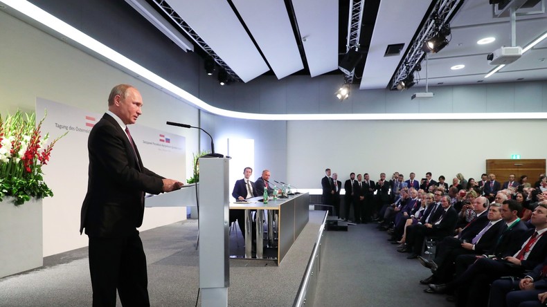 LIVE: Wladimir Putin hält alljährliche Fragestunde in Moskau ab - Mit deutscher Simultanübersetzung