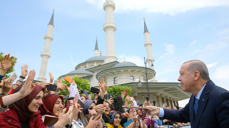 Recep Tayyip Erdogan kündigt Antwort auf Moscheen-Schließung in Österreich an
