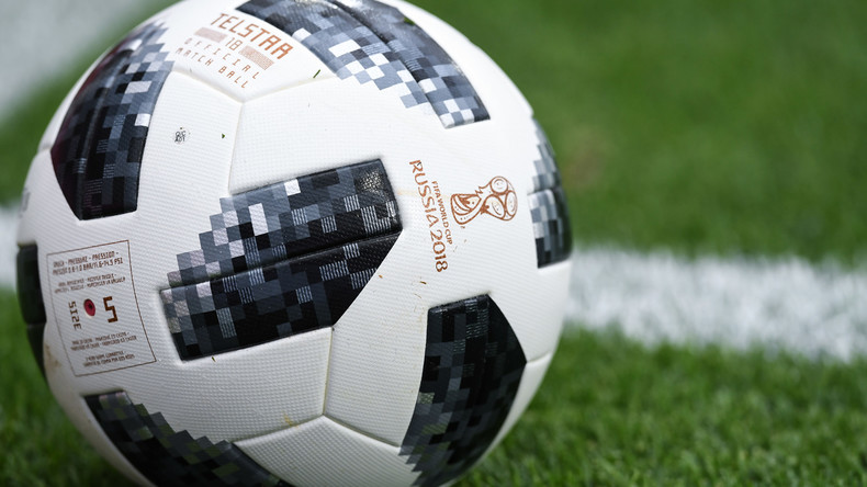Vize-Kapitän des "FC Bundestag" nach Spiel gegen Duma-Auswahl: WM-Boykott nicht sinnvoll