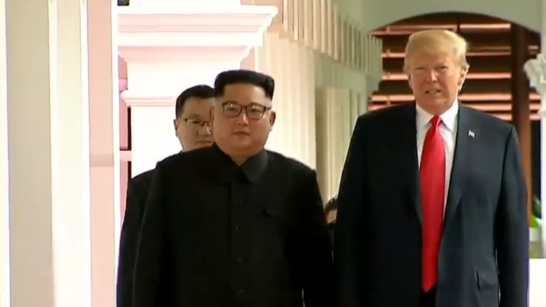 Videos: Trump trifft Kim - Historisches US-amerikanisch-nordkoreanisches Treffen in Singapur