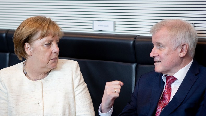 Asylstreit wird zu Machtkampf: Seehofer droht Kanzlerin Merkel mit Alleingang 