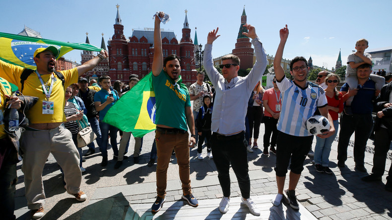WM Spezial: Fans loben Stimmung in Moskau - Özil und Gündogan immer noch Reizthema (Video)