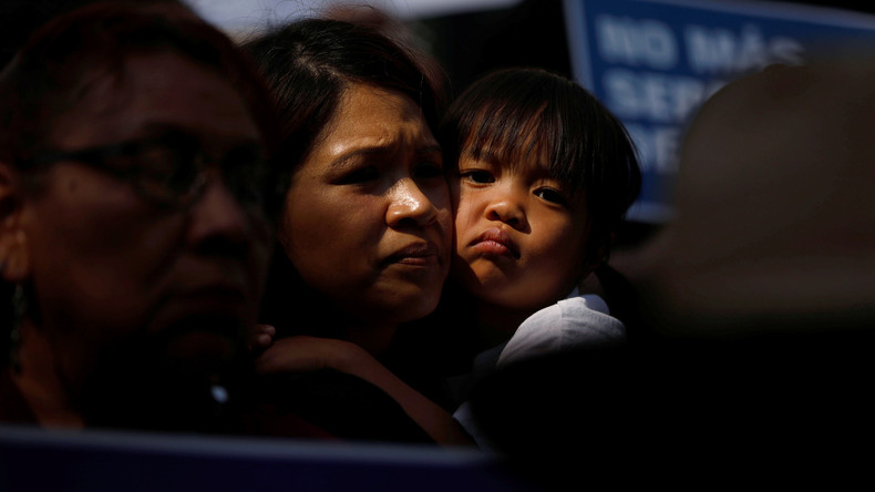 US-Behörden trennen 2.000 Kinder illegaler Einwanderer von Eltern