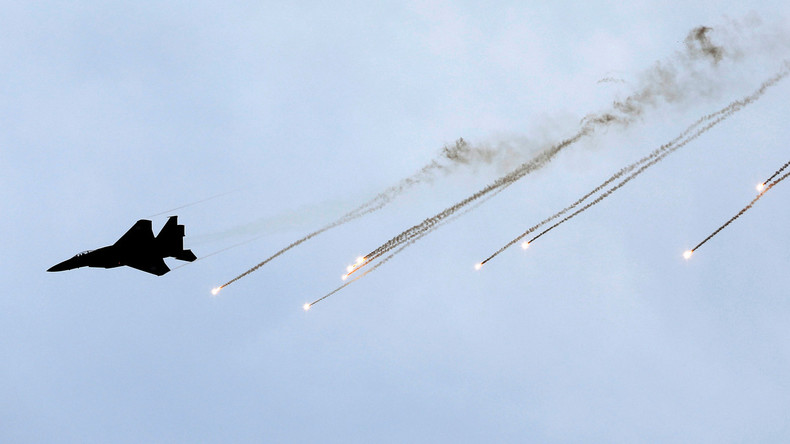 Israelische Armee bombardiert Gazastreifen als Reaktion auf "explosive Drachen und Luftballons"