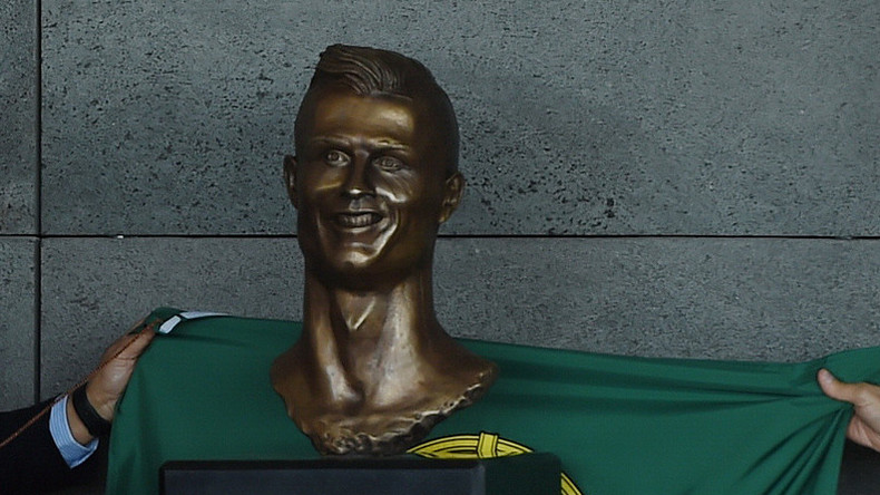 Fehlerkorrektur: Verspottete Ronaldo-Büste auf Madeira ersetzt 
