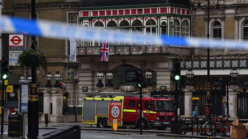Londoner Charing-Cross-Bahnhof nach Berichten über Mann mit Bombe evakuiert