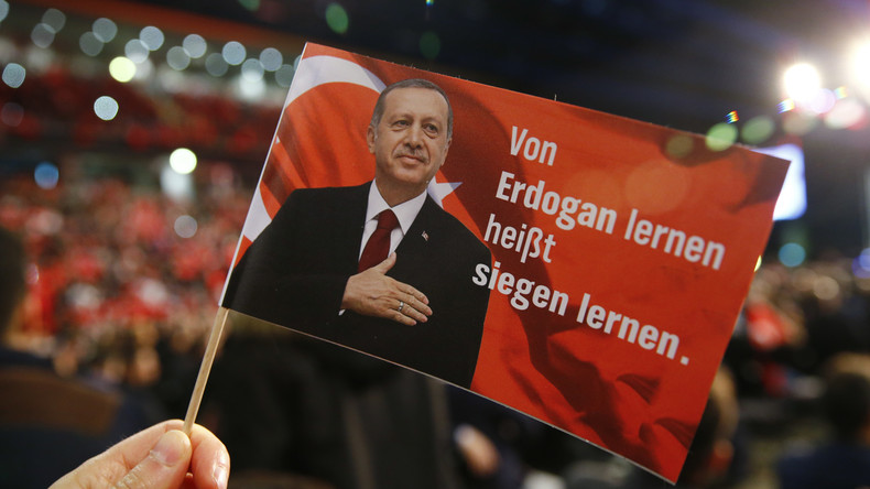 "Deutschland kann Erdoğan vertragen" -  RT Deutsch im Gespräch mit zwei türkischen Politikern