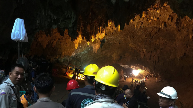 Fußballmannschaft in Thailand in Höhle eingeschlossen – Rettungseinsatz dauert an