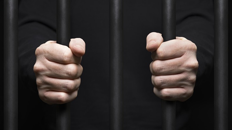 Zwei Stunden Freiheit: US-Häftling kommt irrtümlicherweise frei – Seine Frau bringt ihn zurück
