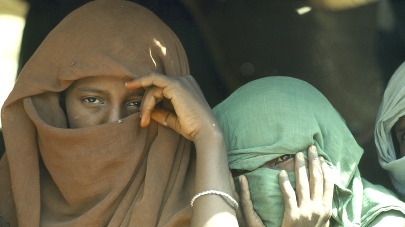 Gericht hebt Todesstrafe für Sudanesin wegen Tötung von Ehemann auf, der sie vergewaltigte