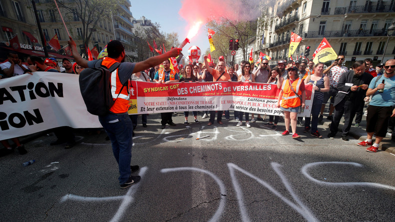 LIVE: Proteste in Paris gegen Macrons Arbeitsmarktreform 