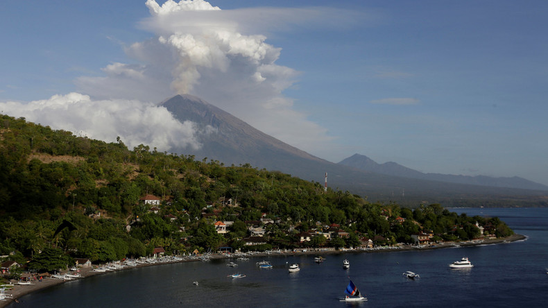 Nach Vulkanausbruch auf Bali: Indonesische Flughäfen öffnen wieder