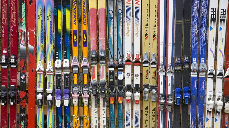 Ziemlich gut vorgeklaut: Diebe stehlen rund 100 Paar Skier aus Werkstatt