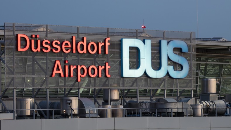 Angriff mit Cuttermesser am Flughafen Düsseldorf - Mitarbeiter lebensgefährlich verletzt