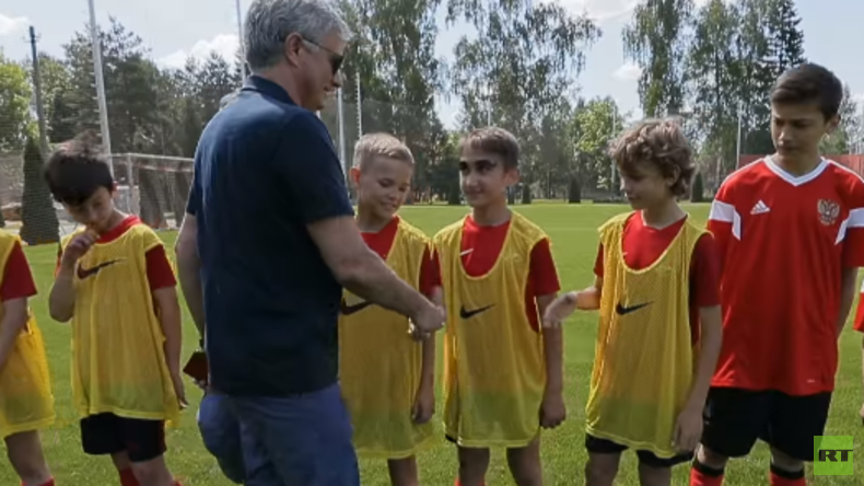 Exklusiv: Mourinho trainiert mit russischen Junioren – Und macht ein "Versprechen" (Video)
