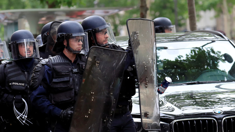 Frankreich: Zusammenstöße in Nantes - Polizei mit Kartoffeln beworfen (Video)