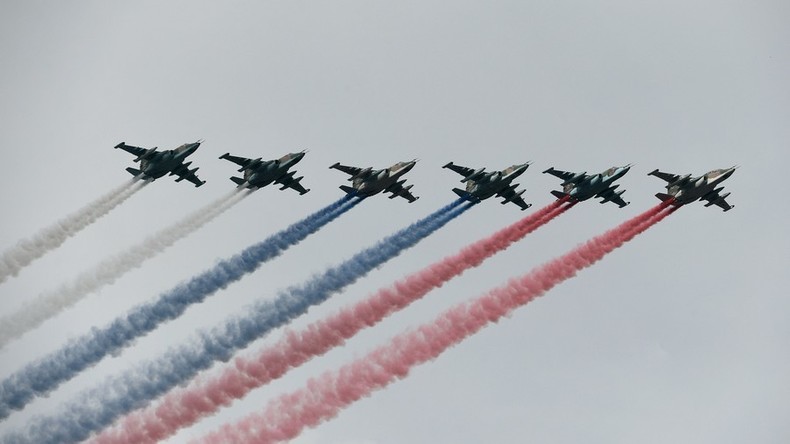 US-Museum gratuliert zum Unabhängigkeitstag - mit sowjetischen Su-25 und russischer Trikolore