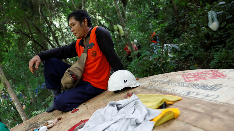 Höhlendrama in Thailand ein Spiel auf Zeit: Starkregen und Sauerstoffmangel gefährden Rettung