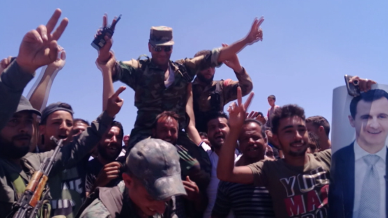 Syrien: Radikale Islamisten legen in fast 100 Dörfern und Städten Waffen nieder - Einwohner feiern